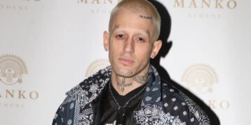 Είναι δύσκολο να κόψεις κοκαΐνες και μ@λ@κ@@@, είμαι σε φάση της ζωής μου που δεν τα κάνω