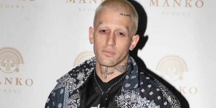 Είναι δύσκολο να κόψεις κοκαΐνες και μ@λ@κ@@@, είμαι σε φάση της ζωής μου που δεν τα κάνω