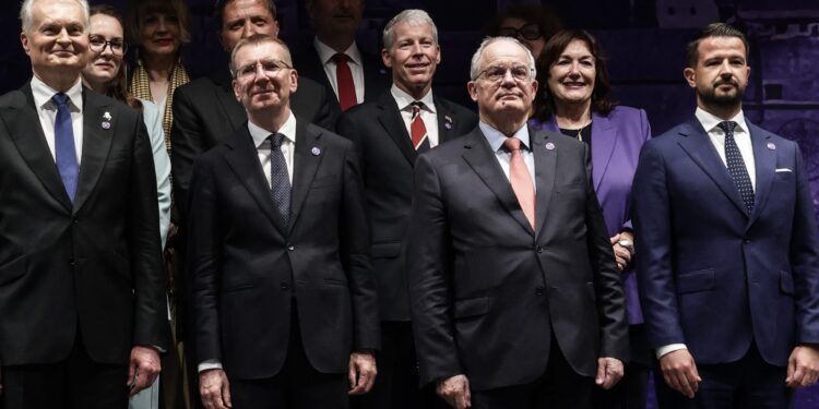 Σύνοδος Τριών Θαλασσών - ΠτΔ: Η Ελλάδα έχει τη δυνατότητα να καταστεί ένας από τους κύριους μοχλούς ανάπτυξης της Ευρώπης