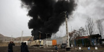 Νομπελίστας φυσικός προειδοποιεί: «Η ανθρωπότητα έχει μόλις 35 χρόνια ζωής λόγω πυρηνικού πολέμου»