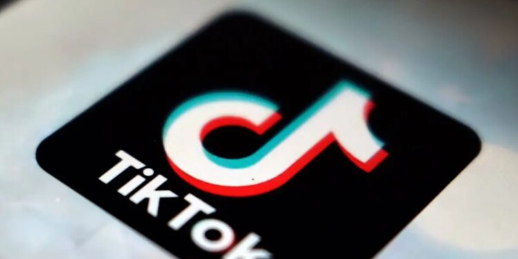 Εθισμός στο Tik Tok: Το «επικίνδυνο» scrolling και το άγχος της προσκόλλησης