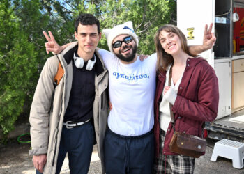 Ο Akylas εισβάλλει στη σειρά της ΕΡΤ «Το Παιδί», δείτε φωτογραφίες από τα γυρίσματα