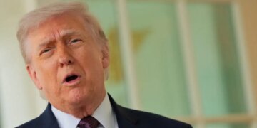 Ο Τραμπ απαντά στη Μελόνι: «Εκείνη είναι απαράδεκτη - Το Ιράν με πυρηνικά θα τίναζε στον αέρα την Ιταλία μέσα σε 2 λεπτά»