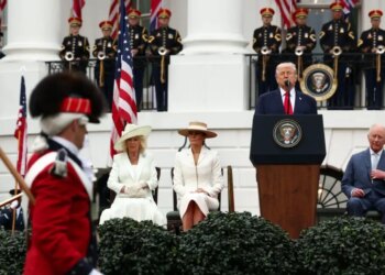 Ντόναλντ Τραμπ: Το αστείο για τον γάμο του με τη Μελάνια - ούτε που την άγγιξε