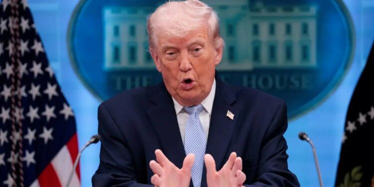 Τραμπ: Ο αποκλεισμός των Στενών του Ορμούζ ξεκίνησε – Δεν ζητάω συγγνώμη από τον πάπα