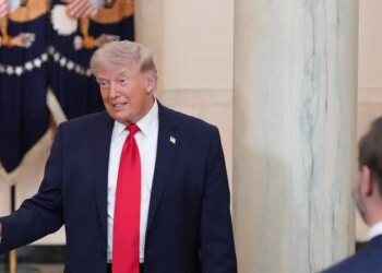 Νέες απειλές Τραμπ κατά του Ιράν: «Κάντε συμφωνία πριν να είναι αργά - Θα καταστρέψουμε ό,τι έχει απομείνει»