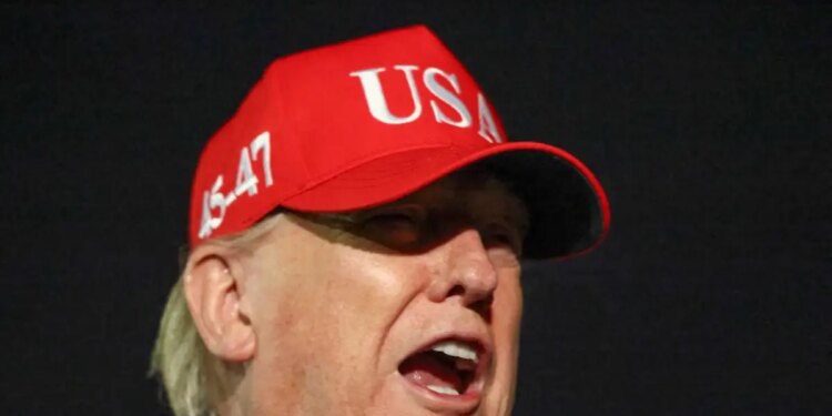 Τραμπ: Θα καταστραφεί αμέσως όποιο πλοίο του Ιράν πλησιάσει το μπλόκο των ΗΠΑ στα Στενά του Ορμούζ