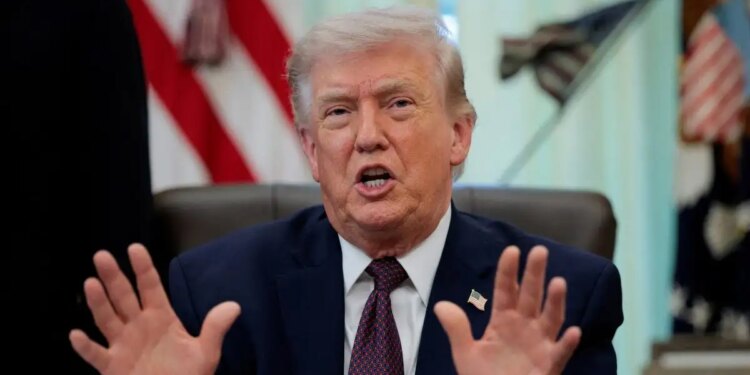 FT - Απειλές Τραμπ στην Ευρώπη: Αν δε βοηθήσετε στην επιχείρηση για τα Στενά του Ορμούζ θα σταματήσουμε να δίνουμε όπλα στην Ουκρανία