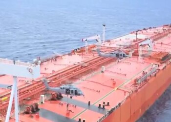 ΗΠΑ: Θα χτυπήσουμε τα δίκτυα του Ιράν όπου και αν λειτουργούν - Νέο ρεσάλτο Αμερικανών κομάντο σε τάνκερ