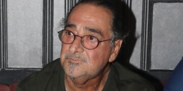 «Ο Βασίλης Καρράς με στήριξε οικονομικά όταν σταμάτησα το τραγούδι, επειδή είχα αυτοάνοσο», είπε η Ειρήνη Ντίσιου