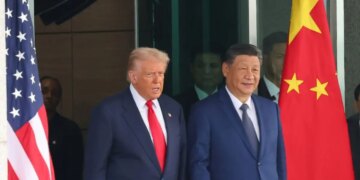 Τραμπ: Ο πρόεδρος της Κίνας θα μου δώσει μία θερμή αγκαλιά που ανοίγω μόνιμα τα Στενά του Ορμούζ