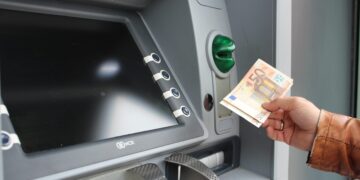 Ο «χάρτης» των πληρωμών από τον e-ΕΦΚΑ και τη ΔΥΠΑ έως τις 17 Απριλίου