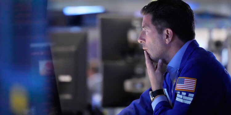 Μεγάλη άνοδος στο Χρηματιστήριο της Νέας Υόρκης, πέφτει κατακόρυφα η τιμή του πετρελαίου