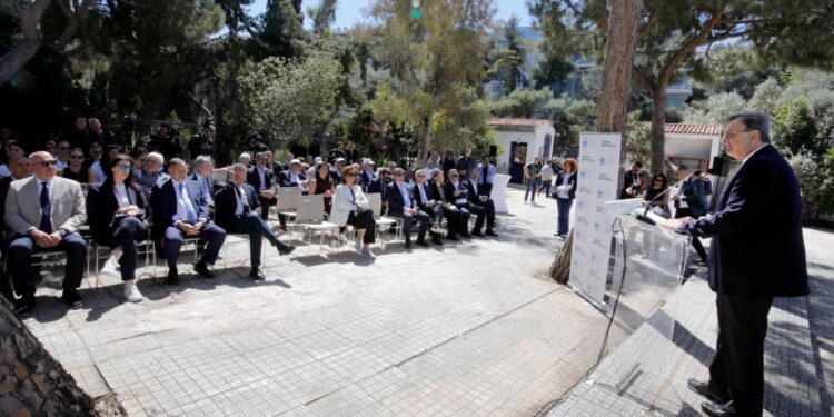 Ιστορική μέρα για την Ελληνική Ολυμπιακή Επιτροπή, ρχισαν τα έργα ανακατασκευής του Ολυμπιακού Κολυμβητηρίου - www.ertsports.gr