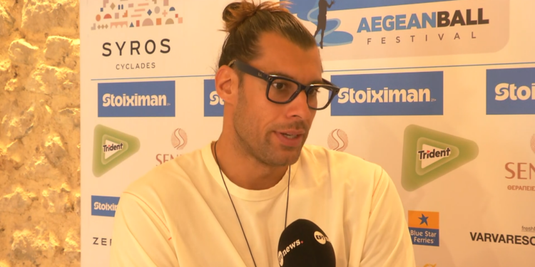 Πρίντεζης στο ertsports για Ολυμπιακό, Παναθηναϊκό και το νέο κλειστό της Σύρου (video) - www.ertsports.gr