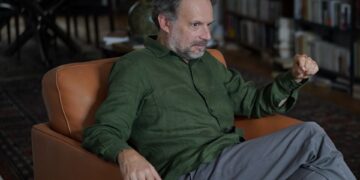 «Αυτόματος Τηλεφωνητής»: Ο Denis Podalydès στον Αλέξανδρο Ρωμανό Λιζάρδο