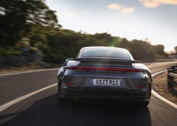 Η ηλεκτρική Porsche 911 μπορεί να περιμένει