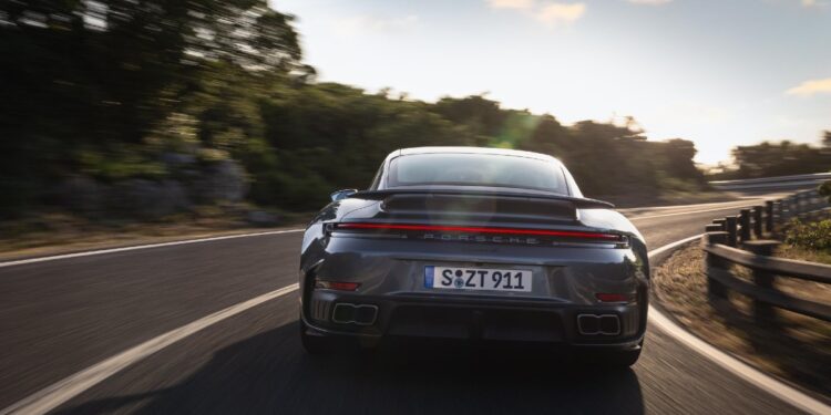 Η ηλεκτρική Porsche 911 μπορεί να περιμένει