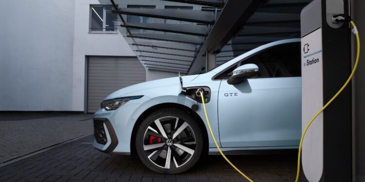 Γιατί το νέο ηλεκτρικό Volkswagen Golf θα καθυστερήσει?
