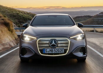 Η Mercedes εξασφαλίζει μπαταρίες από τη Samsung