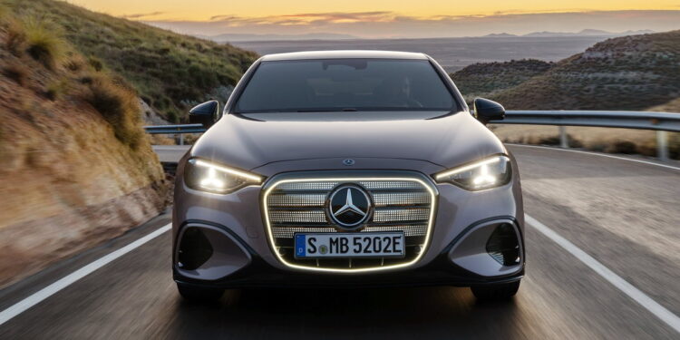 Η Mercedes εξασφαλίζει μπαταρίες από τη Samsung