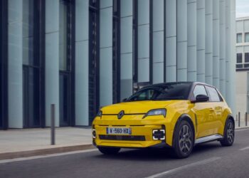 Διπλή πεντάστερη διάκριση για τα νέα Renault 4 και Renault 5 E-Tech