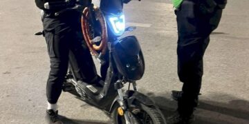 Οι οδηγοί ηλεκτρικών πατινιών δεν βάζουν μυαλό!