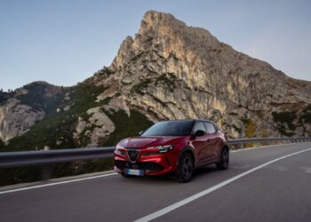 Αναβάθμιση της Alfa Romeo Junior Ibrida με νέα τιμή και 8 χρόνια εγγύηση