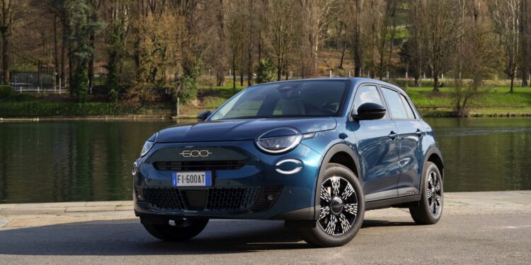 FIAT 600: Νέα turbo έκδοση βενζίνης και αναβαθμισμένη γκάμα με 8 χρόνια εγγύηση