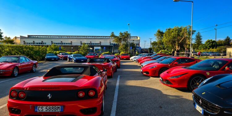 Γέμισε με Ferrari η Πρέβεζα