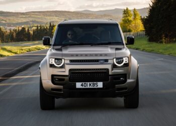 Το απόλυτο Land Rover Defender σε δοκιμές εξέλιξης