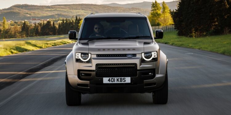 Το απόλυτο Land Rover Defender σε δοκιμές εξέλιξης