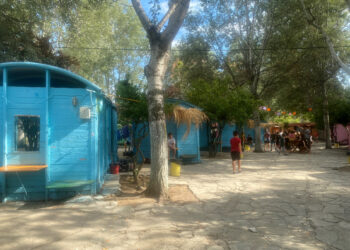 Ξεκινούν αύριο, Τετάρτη οι αιτήσεις για τις 70.000 επιταγές παιδικών κατασκηνώσεων της ΔΥΠΑ