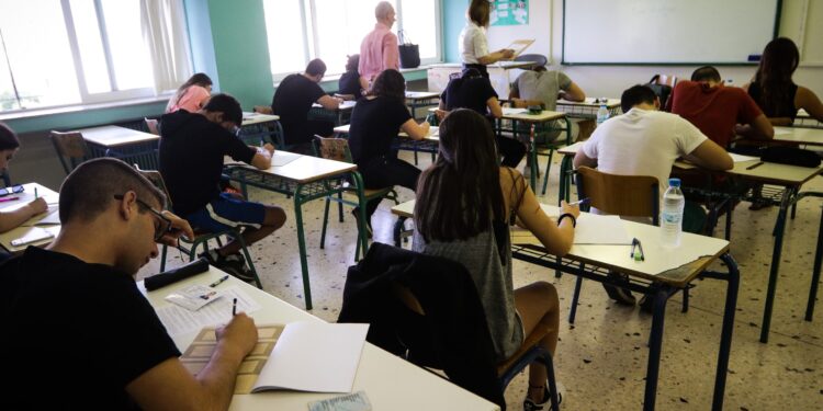 ΟΕΦΕ: Σαφή και βατά τα θέματα στα Νέα Ελληνικά για τους υποψηφίους των ΕΠΑΛ - ertnews.gr