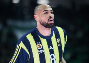 Η Φενέρ "λύγισε" την Ζάλγκιρις στην παράταση κι έκλεισε ραντεβού με τον Ολυμπιακό - www.ertsports.gr
