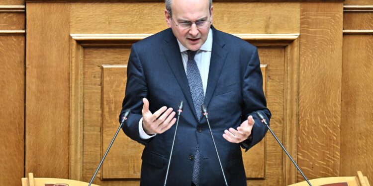 Χατζηδάκης: Μια υπεύθυνη δήλωση του πολίτη θα αρκεί πλέον αντί για πλήθος δικαιολογητικών στο Δημόσιο