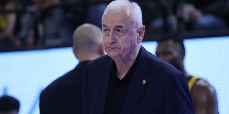 Σακοτα: «Να παίξουμε όσο καλύτερα μπορούμε, για να διεκδικήσουμε στο πρωτάθλημα ό,τι μας αναλογεί» - www.ertsports.gr