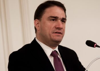Τσουκαλάς κατά Πιερρακάκη για τον Φορέα Ακινήτων: Έξι χρόνια καθυστέρηση στην εφαρμογή του νόμου για τους οφειλέτες