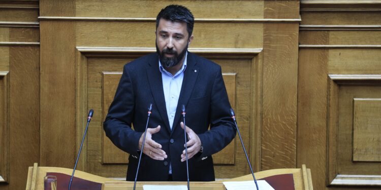 Ανεξαρτητοποιήθηκε ο Φερχάτ Οζγκιούρ από τη Νέα Αριστερά - Άγνοια δηλώνουν στο κόμμα