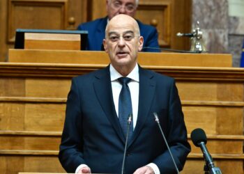 Δένδιας: Από τις πλέον εμβληματικές πράξεις αντίστασης όταν πριν 85 χρόνια οι Γλέζος και Σάντας κατέβασαν τη ναζιστική σημαία από την Ακρόπολη - ertnews.gr