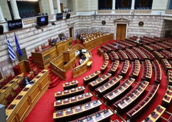 Σφοδρή κριτική της αντιπολίτευσης στην κυριακάτικη ανάρτηση του Πρωθυπουργού