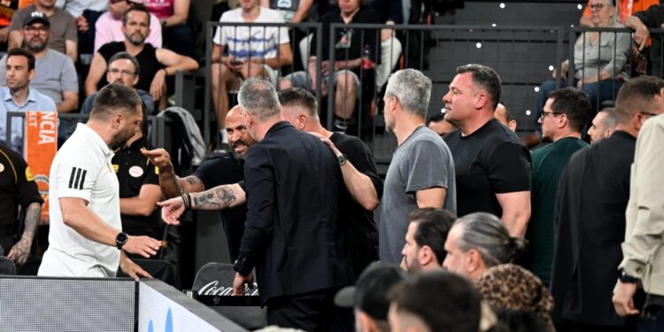 ΚΑΕ Παναθηναϊκός: «Άνθρωποι της ασφάλειας της Βαλένθια, ζητούσαν οι παίκτες του πάγκου να μην πανηγυρίζουν τα καλάθια των συμπαικτών τους» - www.ertsports.gr