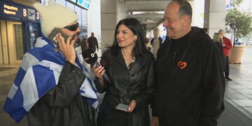 Eurovision 2026: Με ενθουσιασμό αναχωρεί για τη Βιέννη η ελληνική αποστολή – «Σας παίρνουμε όλους μαζί μας σε αυτό το ταξίδι» ανέφερε o Akylas στο ΕΡΤnews
