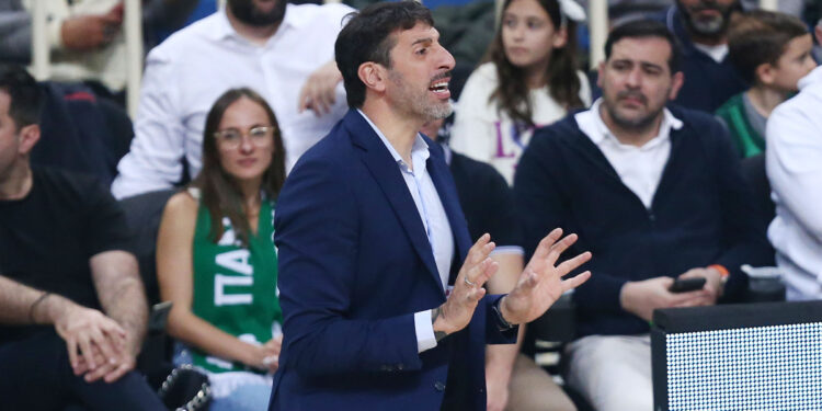 Μουμπρού: «Ο Ολυμπιακός ήταν η καλύτερη ομάδα αυτή τη σεζόν» - www.ertsports.gr