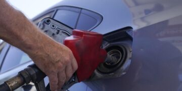 Άνοδος πετρελαίου για δεύτερη εβδομάδα: Νέα αύξηση στις χονδρικές τιμές των καυσίμων προ των πυλών