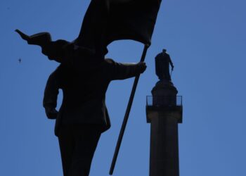 Λονδίνο: Εμφανίστηκε άγαλμα με την υπογραφή του Banksy