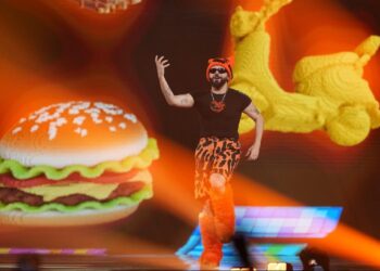 Eurovision 2026: Αποθεώθηκε από το κοινό στο Stadthalle και τους Eurofans ο Akylas