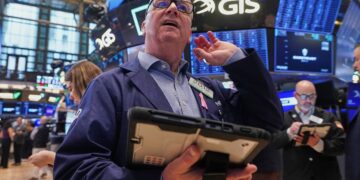 Αισιοδοξία στη Wall Street: Οι αγορές ανεβαίνουν με το βλέμμα στη συνάντηση κορυφής ΗΠΑ - Κίνας