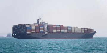 Ιράν: Εκρήξεις στην πόλη - λιμάνι Μπαντάρ Αμπάς και στο νησί Κεσμ