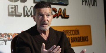 Ο Αντόνιο Μπαντέρας διαψεύδει ότι καταστράφηκε οικονομικά λόγω του θεάτρου του στην Ισπανία: «Είμαι στα καλύτερά μου»